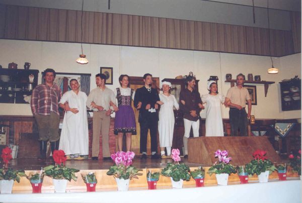Theatergruppe 2002 2002_theatergruppe